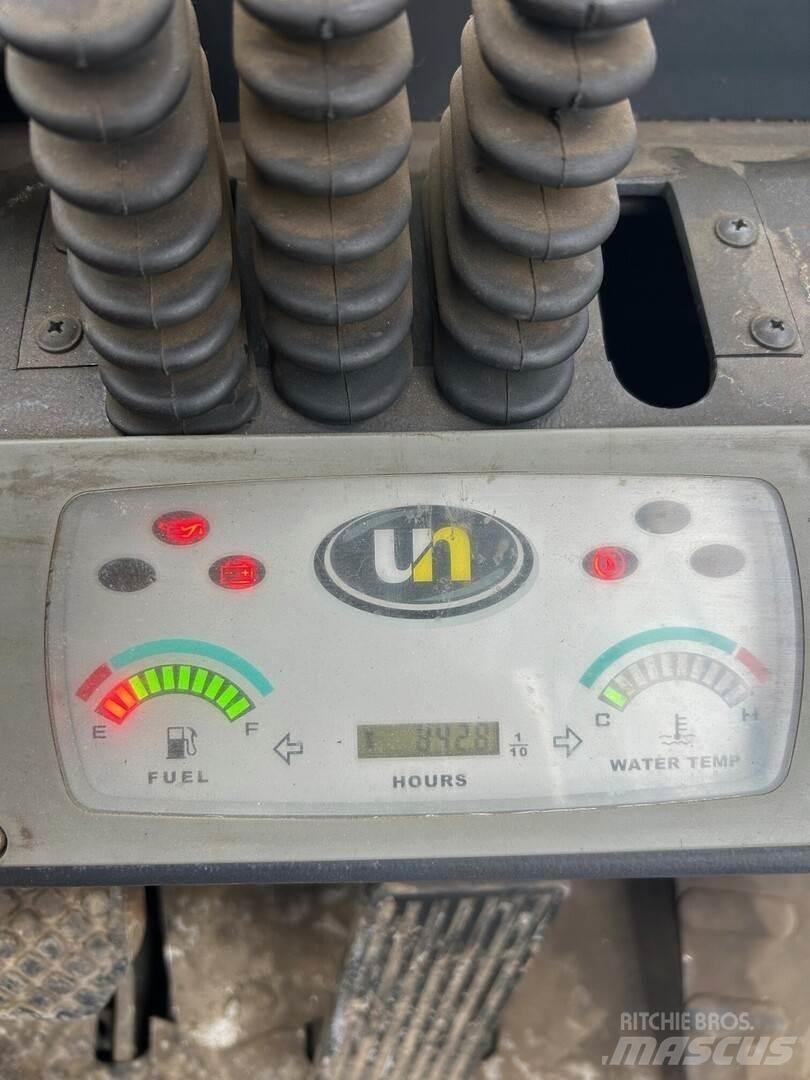 UN Forklift FL25T-JA Anlegg - Annet