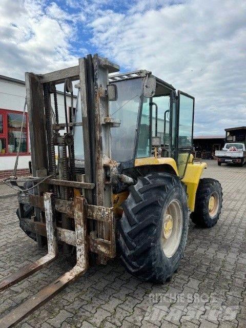 JCB 940-2 Terrenggående gaffeltruck