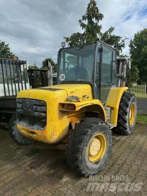 JCB 940-2 Terrenggående gaffeltruck