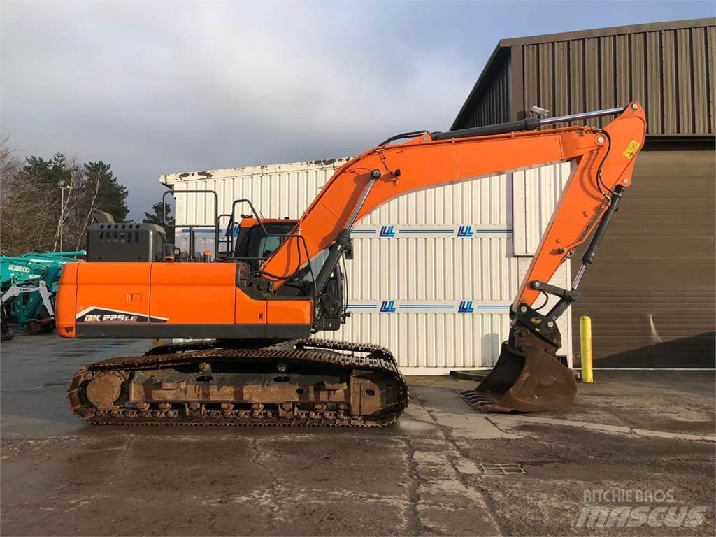 Develon Dx225lc-7 Beltegraver