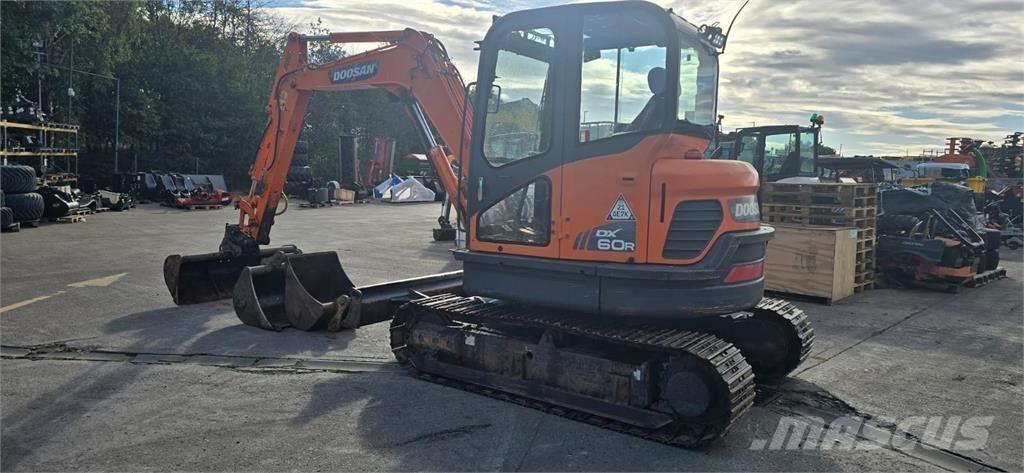 Doosan DX60R Beltegraver