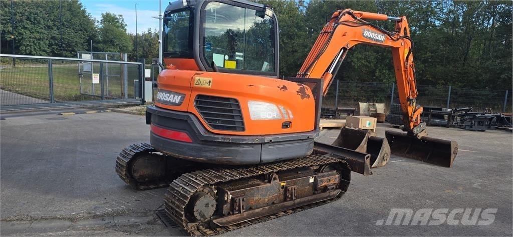Doosan DX60R Beltegraver