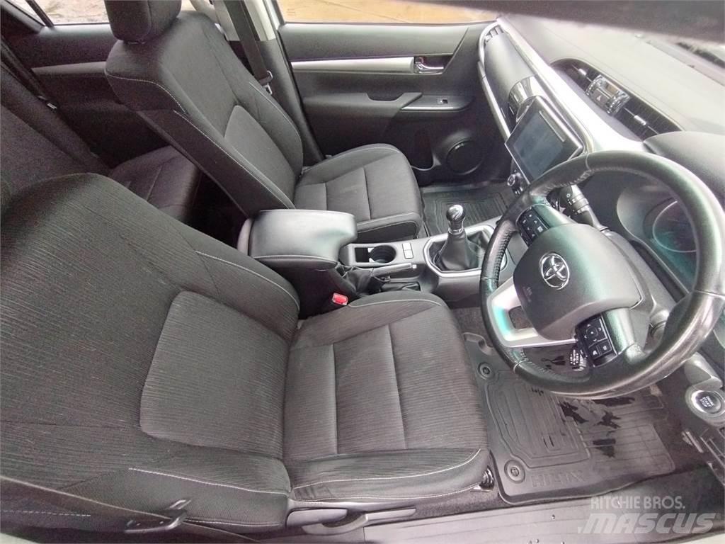 Toyota Hilux Pickup/planbiler