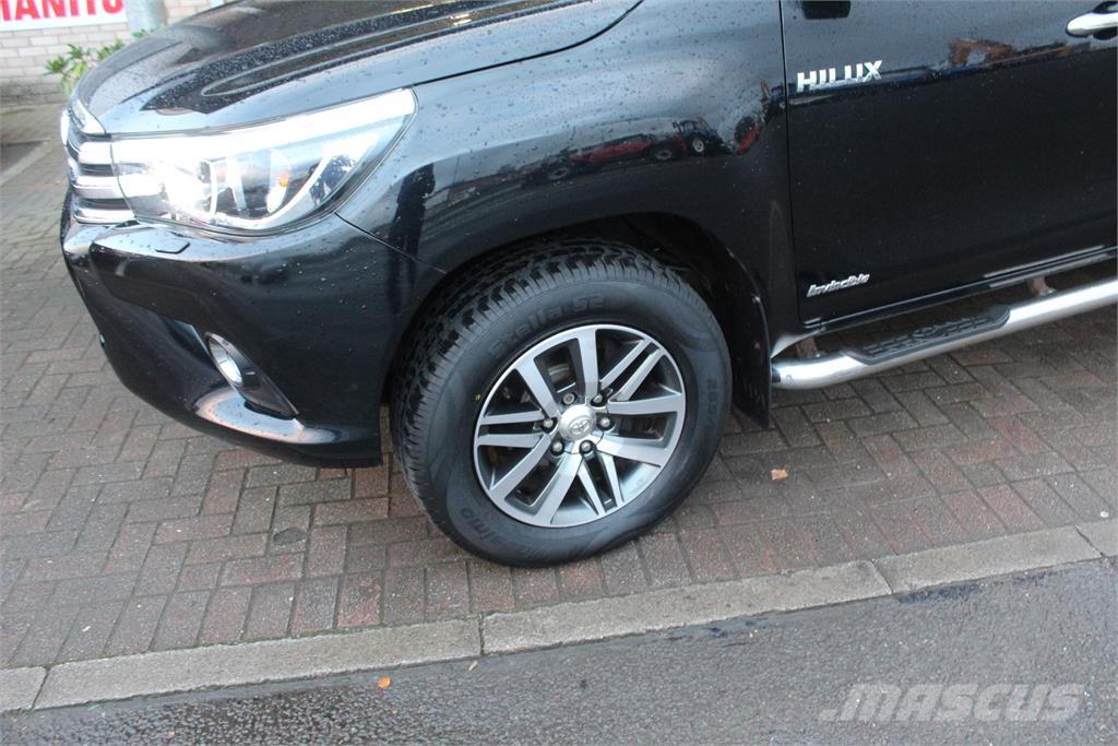 Toyota Hilux Pickup/planbiler