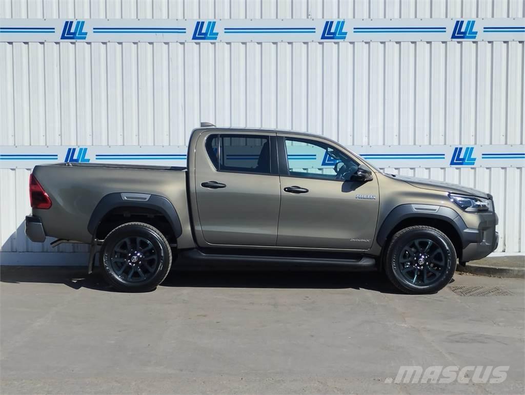 Toyota Invincible X Pickup/planbiler