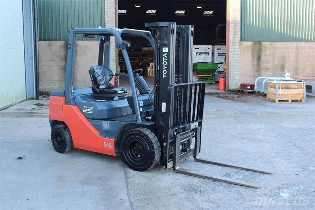 Toyota Tonero 2.5T Anlegg - Annet