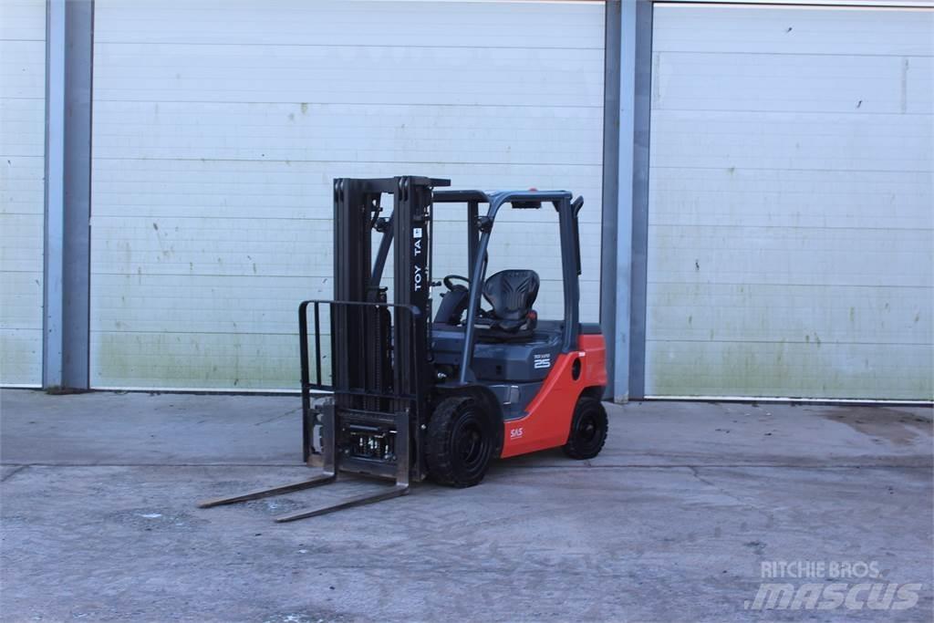 Toyota Tonero 2.5T Anlegg - Annet
