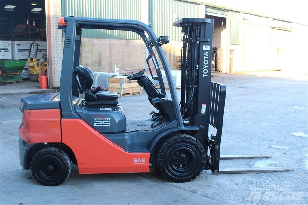 Toyota Tonero 2.5T Anlegg - Annet