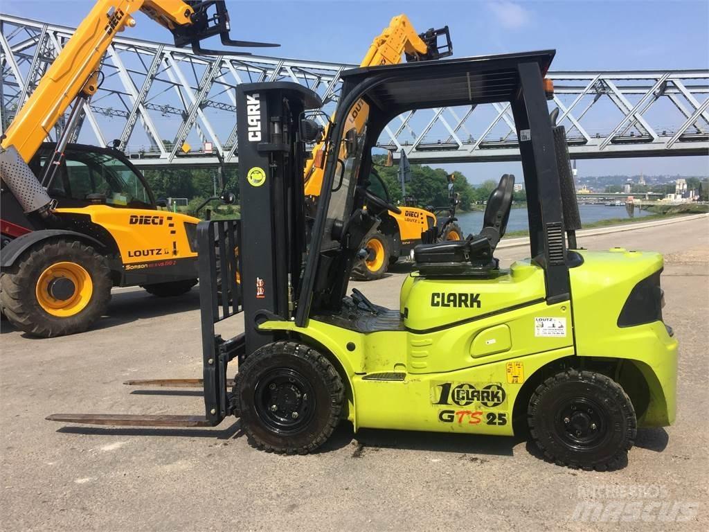 Clark GTS25D Gaffeltrucker - Annet