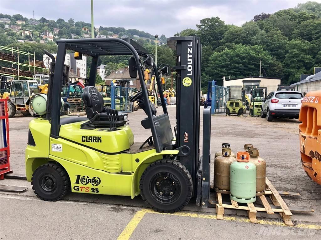 Clark GTS25L Gaffeltrucker - Annet