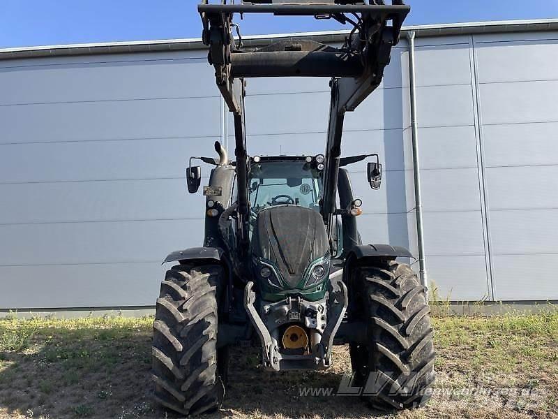 Valtra T174 Traktorer