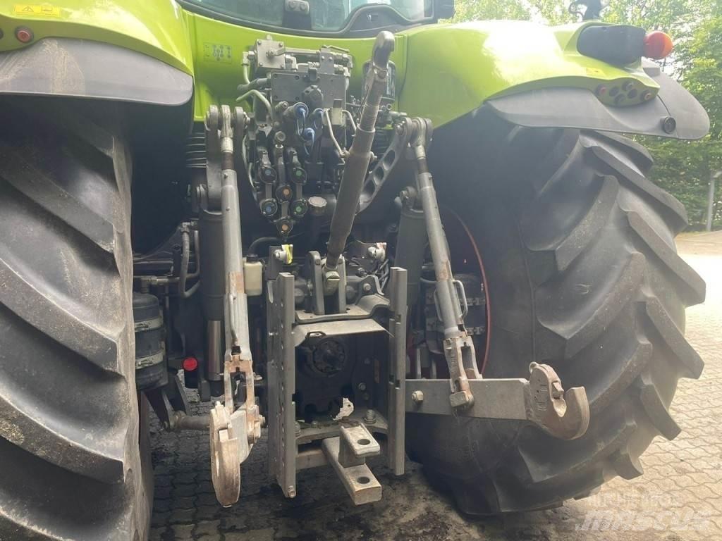 CLAAS AXION 830 Traktorer