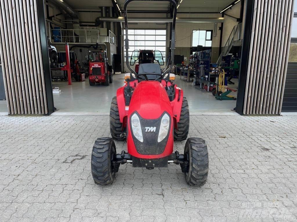 TYM T233 Kompakttraktorer
