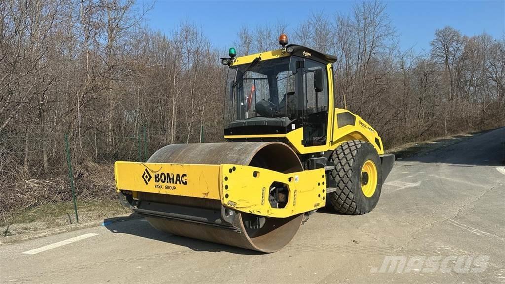 Bomag BW213 DH-5 Hjullaster til komprimering