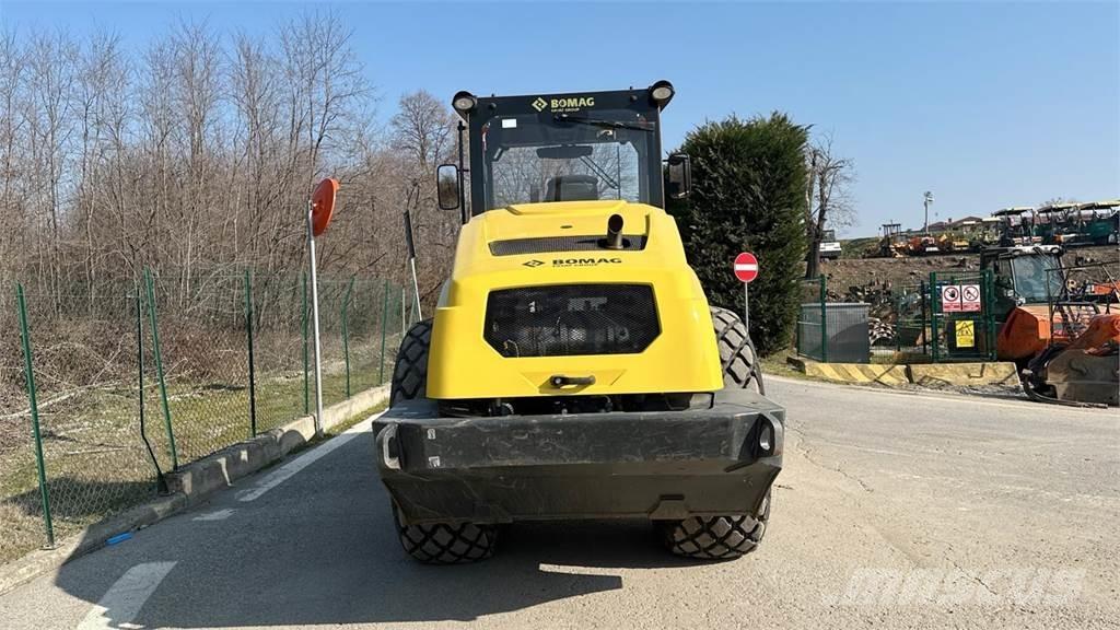 Bomag BW213 DH-5 Hjullaster til komprimering