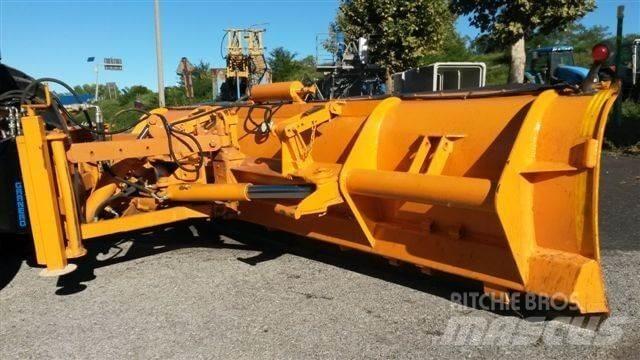 Case IH MXM190 Snøploger- og skjær