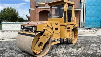 CAT CB-424 Hjullaster til komprimering
