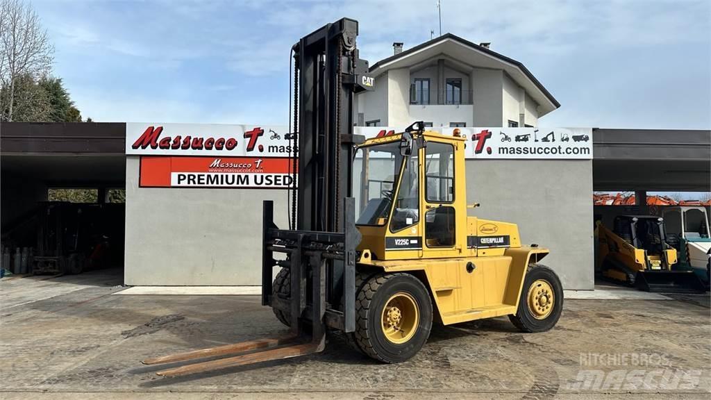 CAT V225C Diesel Trucker