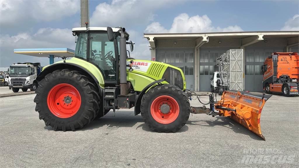 CLAAS Axion 810 4x4 Snøploger- og skjær