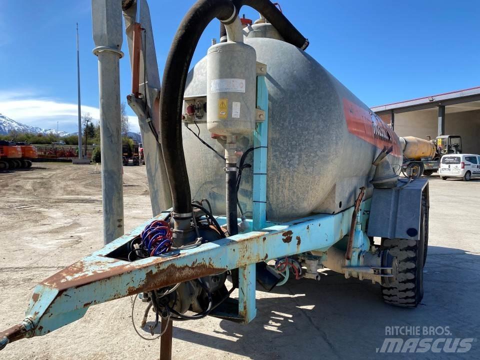 CM 100/A Tankbiler