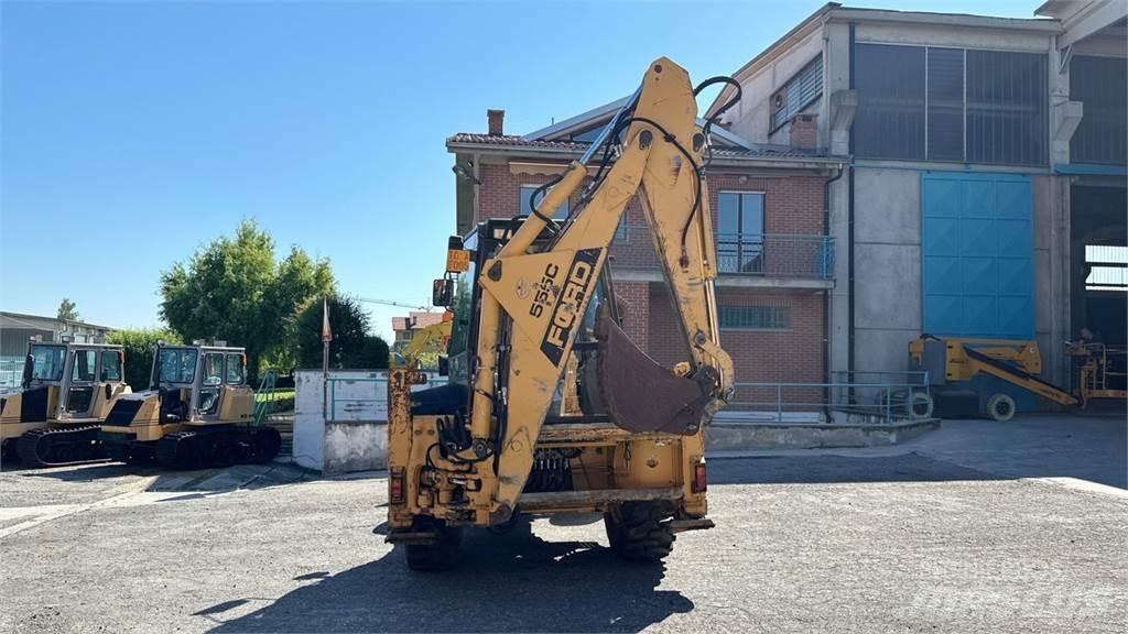 Ford 555C 4X2 Traktorgravere