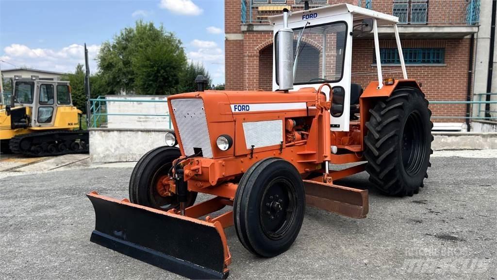 Ford 5600 4X2 Dozere Beltegående