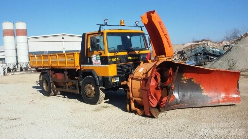  Fresia F120CL Snøploger- og skjær