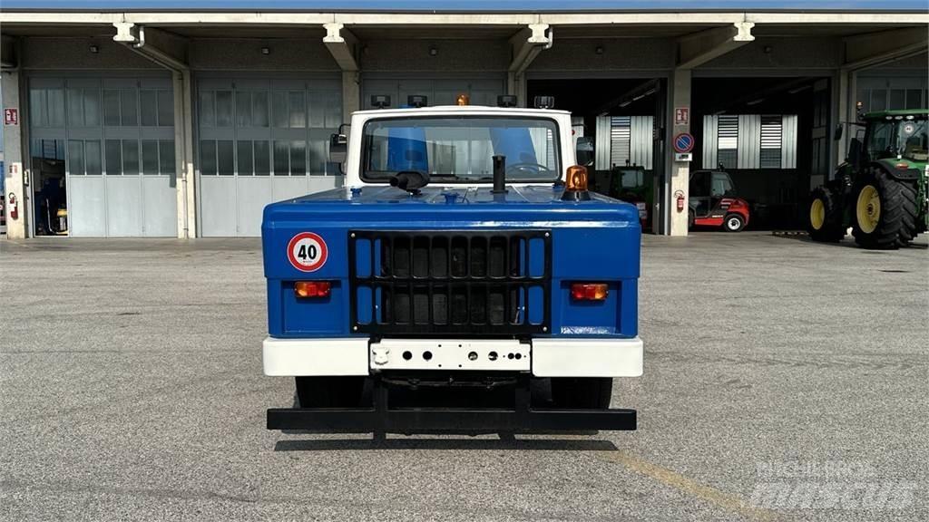  Fresia F60 4X4 Snøploger- og skjær