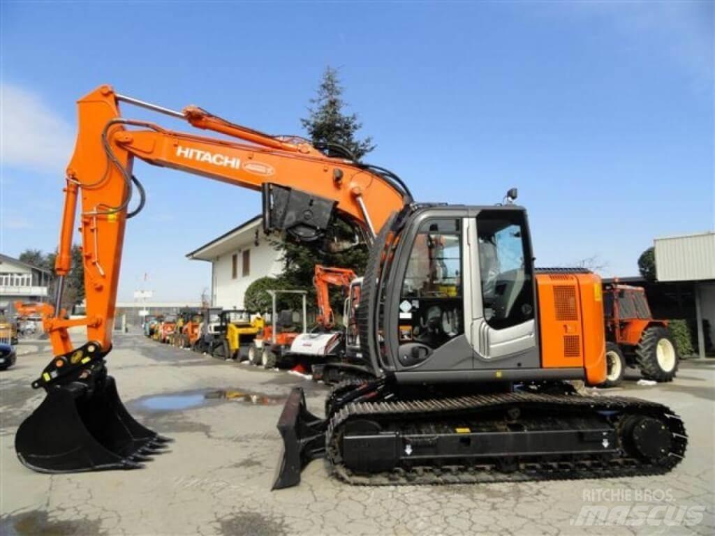 Hitachi ZX135 US-6 Gravemaskiner