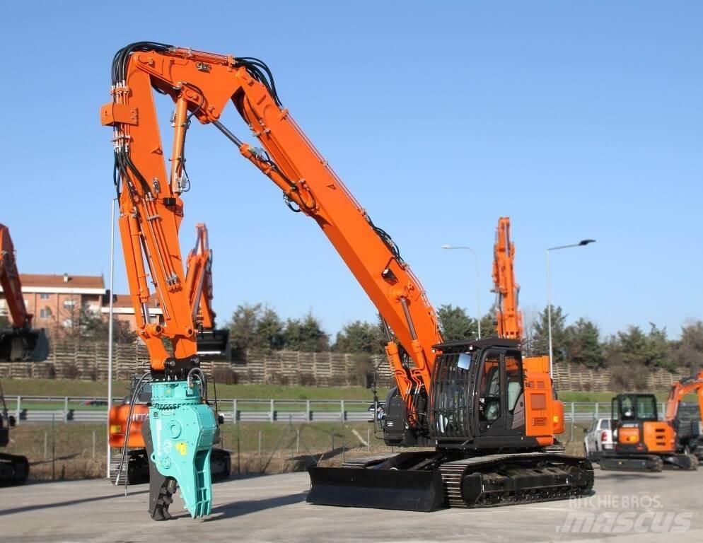 Hitachi ZX225USLC-6 Beltegraver