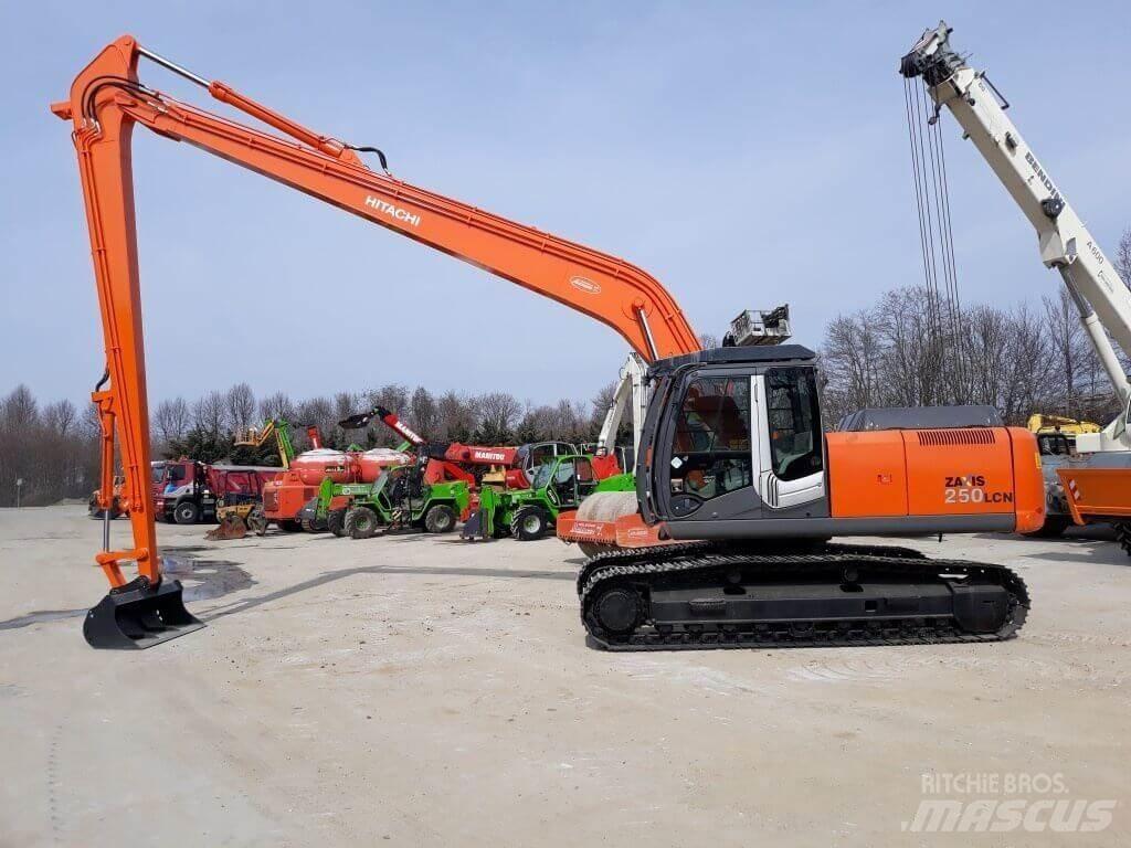 Hitachi ZX250LCN -3 SLF Beltegraver