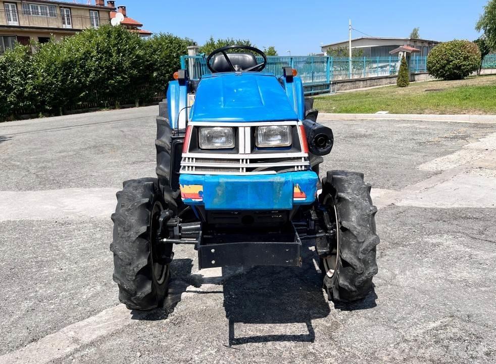 Iseki 240 4x4 Snøploger- og skjær