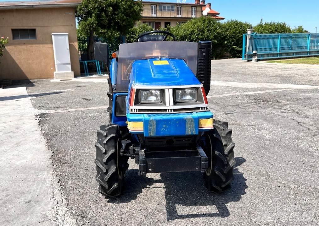 Iseki TU170F 4x4 Snøploger- og skjær