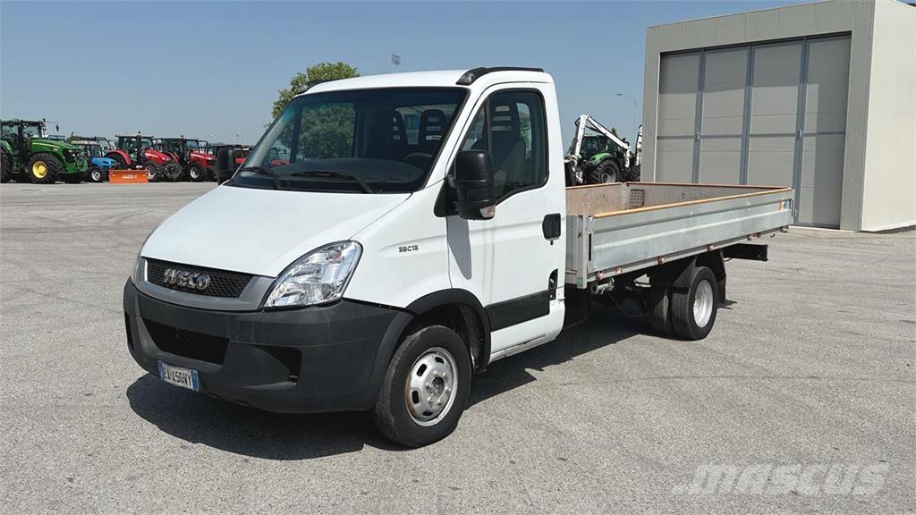 Iveco DAILY 35C13 4x2 Andre lastebiler