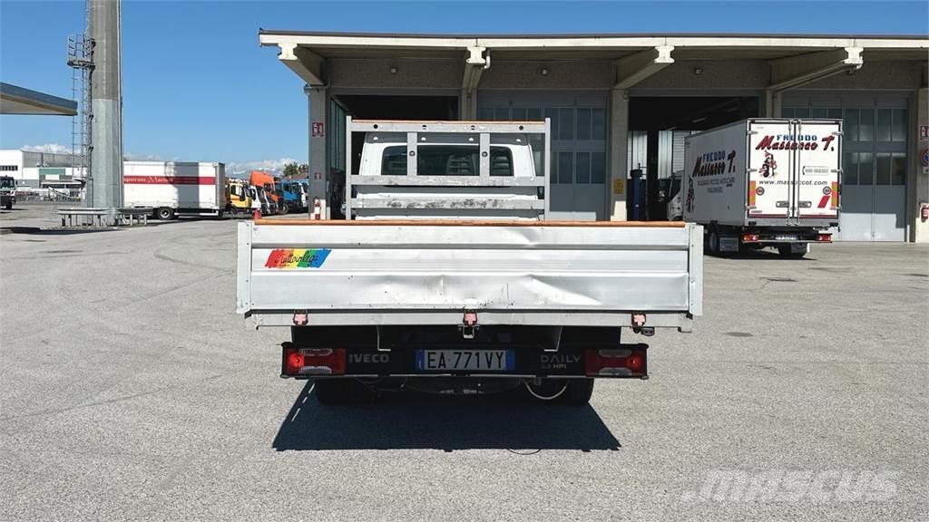 Iveco DAILY 35C13 4X2 Andre lastebiler