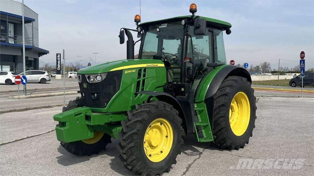 John Deere 6090MC 4X4 Snøploger- og skjær