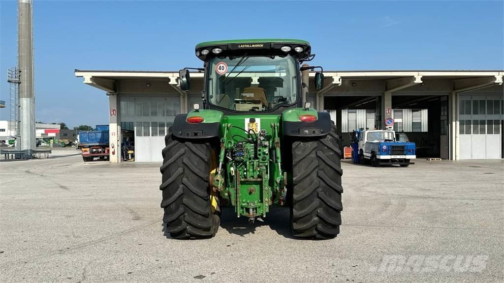 John Deere 7230R Snøploger- og skjær