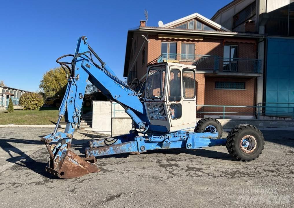  Kamo 3CX Gravemaskiner