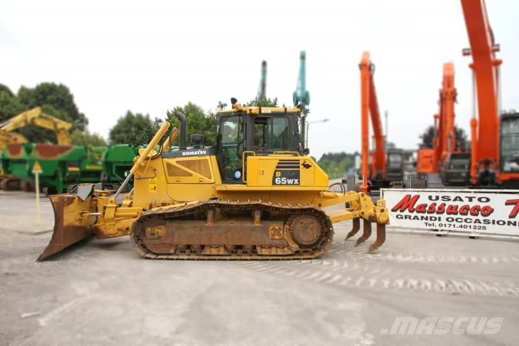 Komatsu D65WX-16 Dozere Beltegående