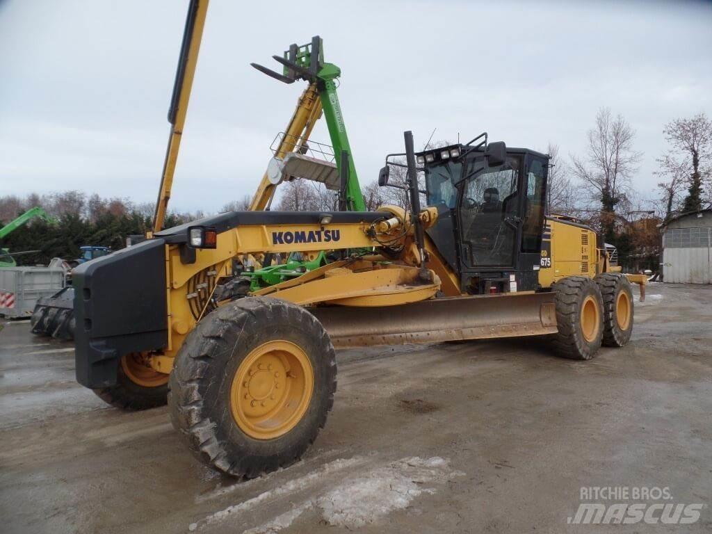 Komatsu GD675-5 Dozere Beltegående