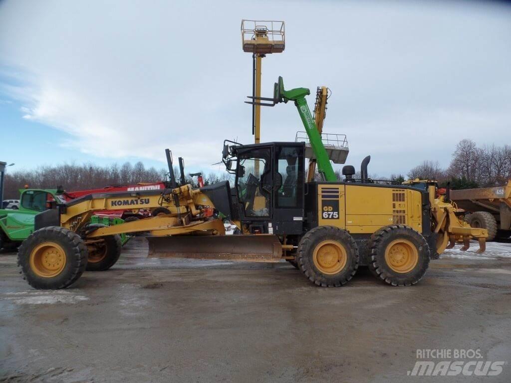 Komatsu GD675-5 Dozere Beltegående