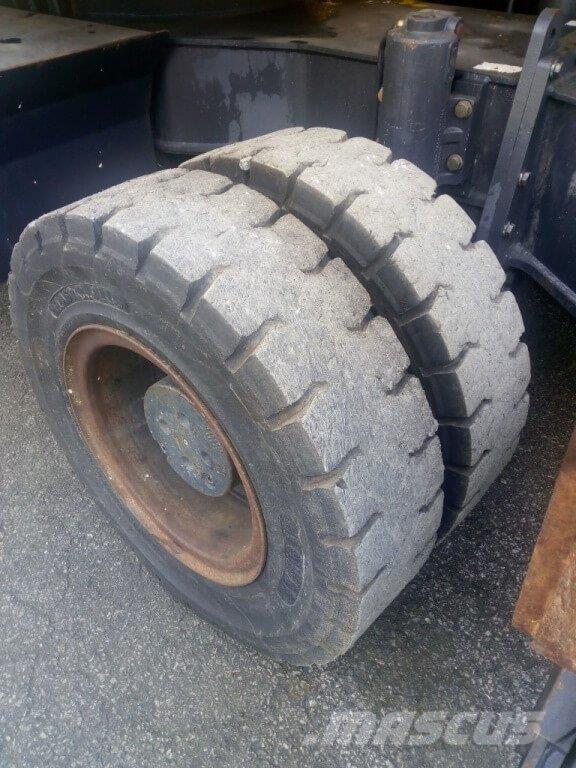 Komatsu PW220-MH Hjulgravere