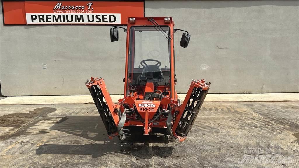 Kubota F2400 4X4 Snøploger- og skjær