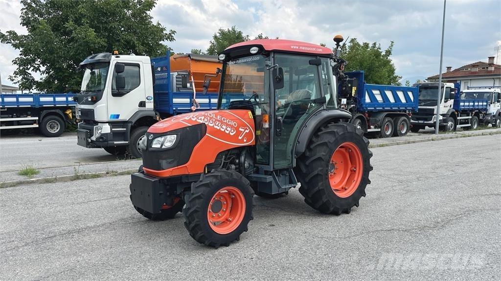 Kubota M8540N 4X4 Snøploger- og skjær