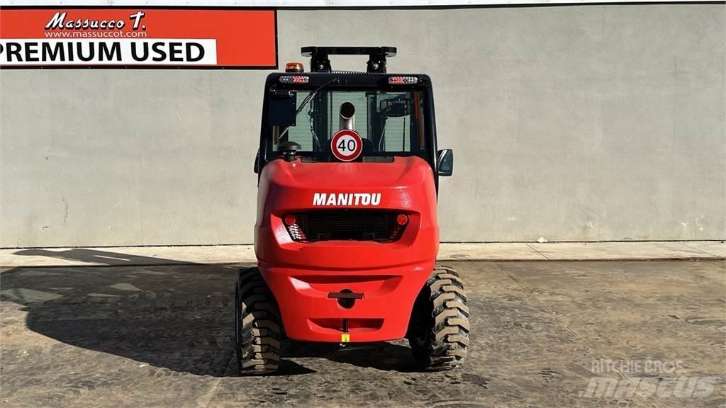 Manitou MC 30.4 4X4 Terrenggående gaffeltruck