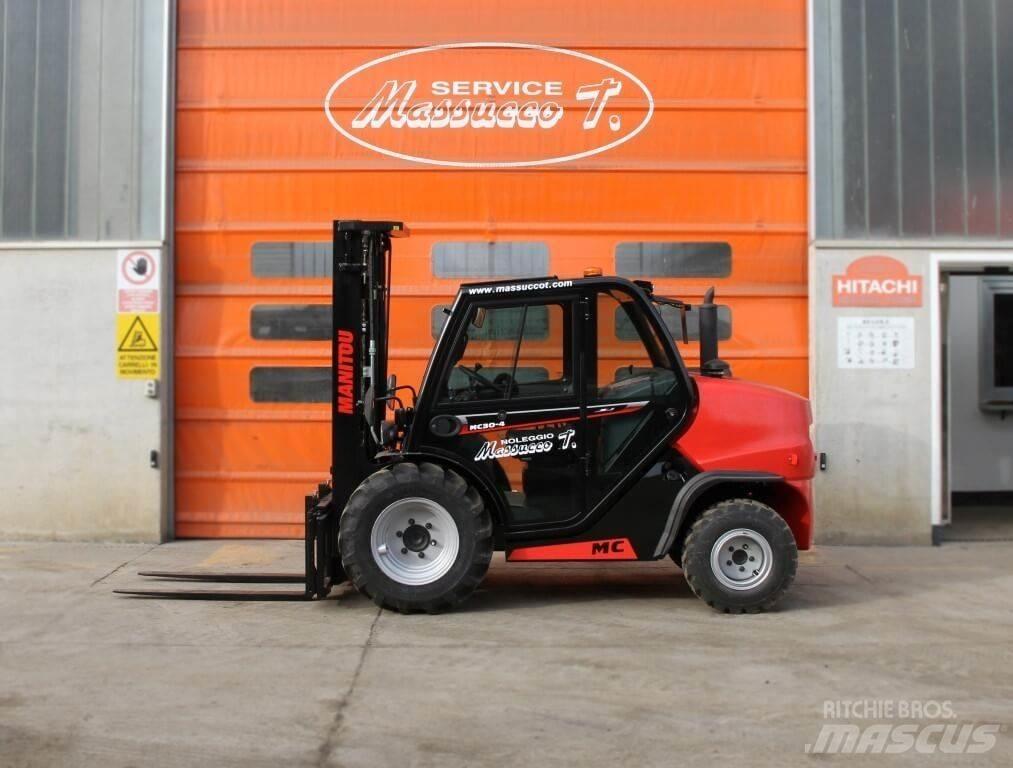 Manitou MC30-4 DK 4X4 Terrenggående gaffeltruck