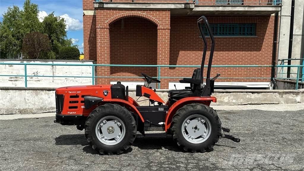  Tigretrac 3800 4x4 Snøploger- og skjær