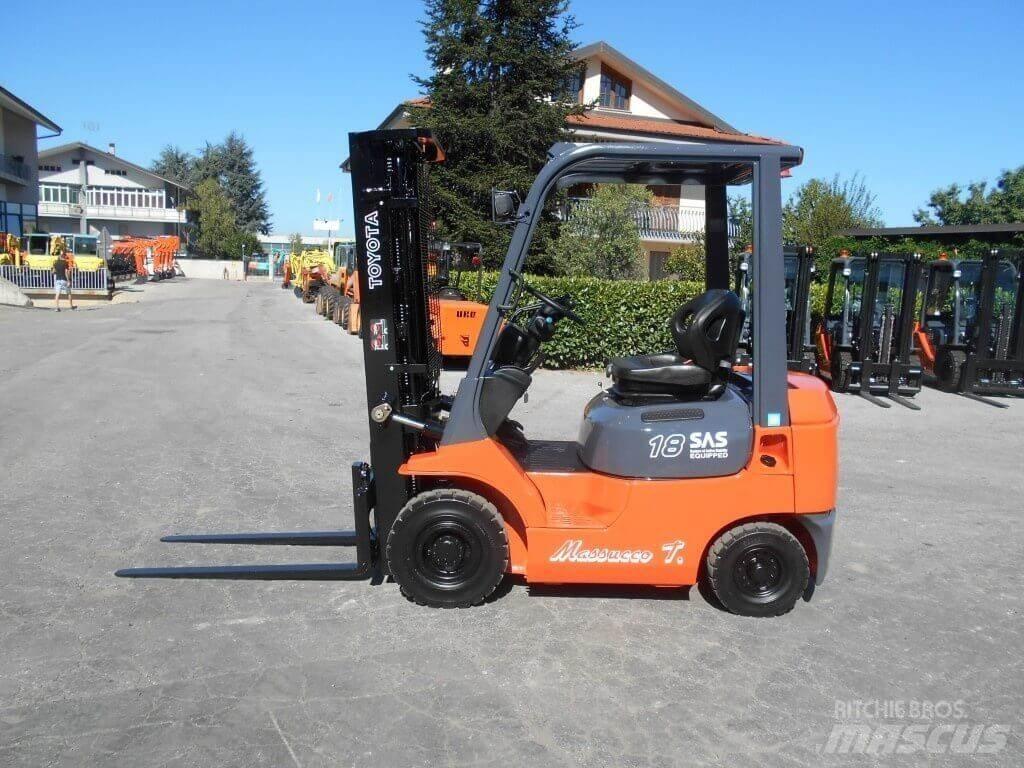 Toyota 02-7FDF18 Diesel Trucker
