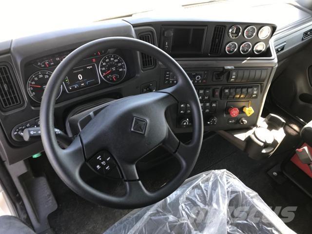 International HV Tippbil