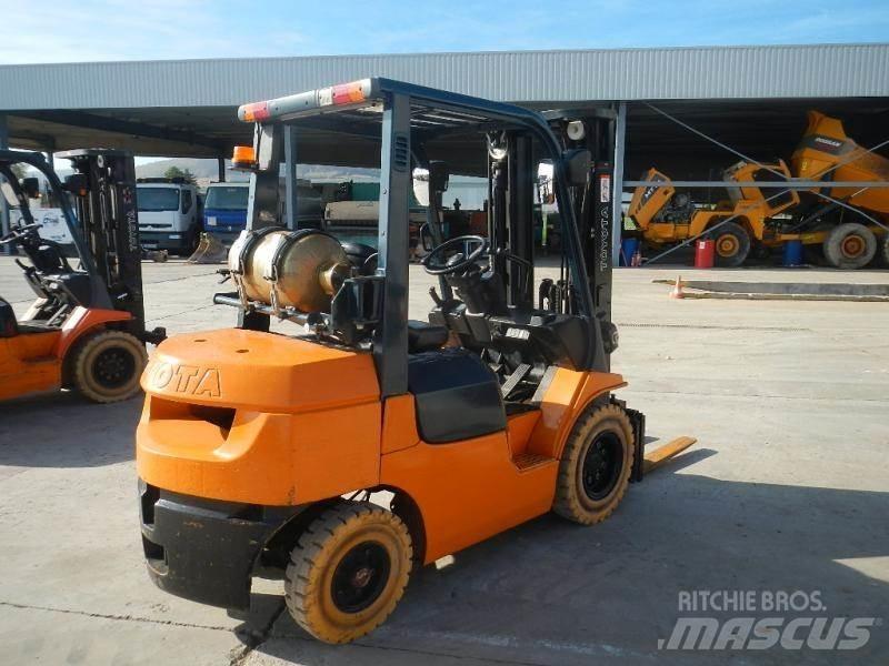 Toyota 7FG25 Gaffeltrucker - Annet